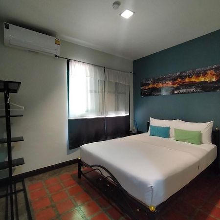 Baan Wangderm Hotel Bangkok Exterior photo