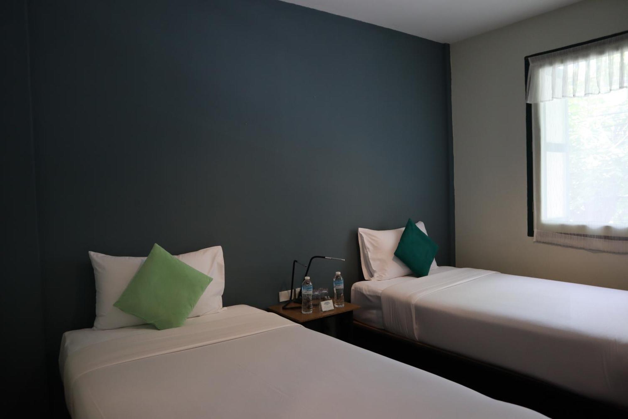 Baan Wangderm Hotel Bangkok Exterior photo