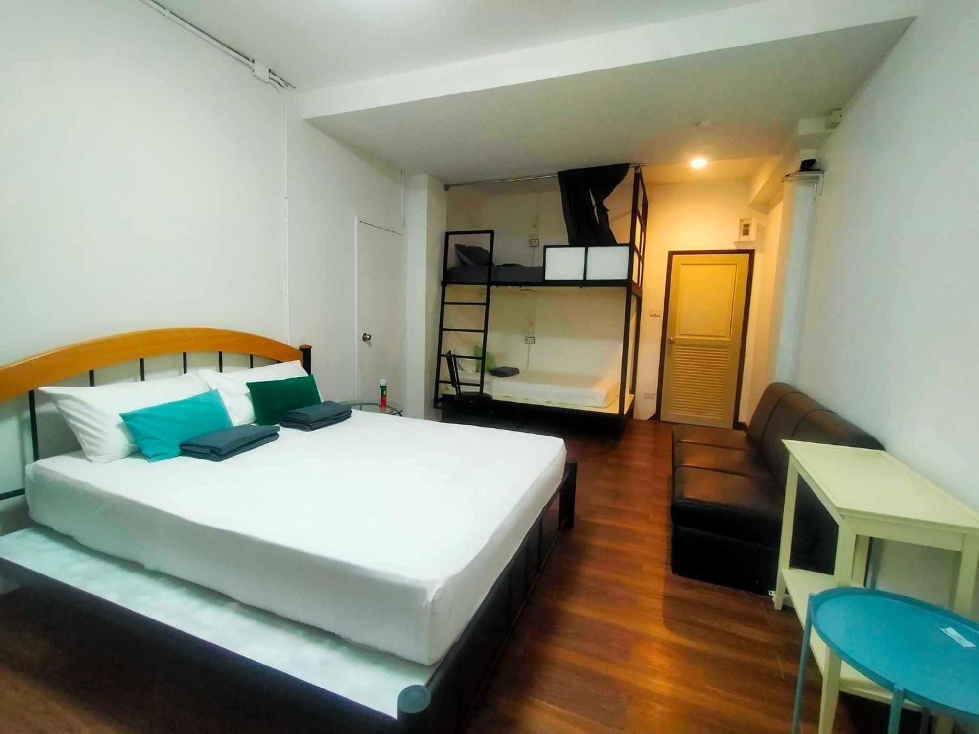Baan Wangderm Hotel Bangkok Exterior photo